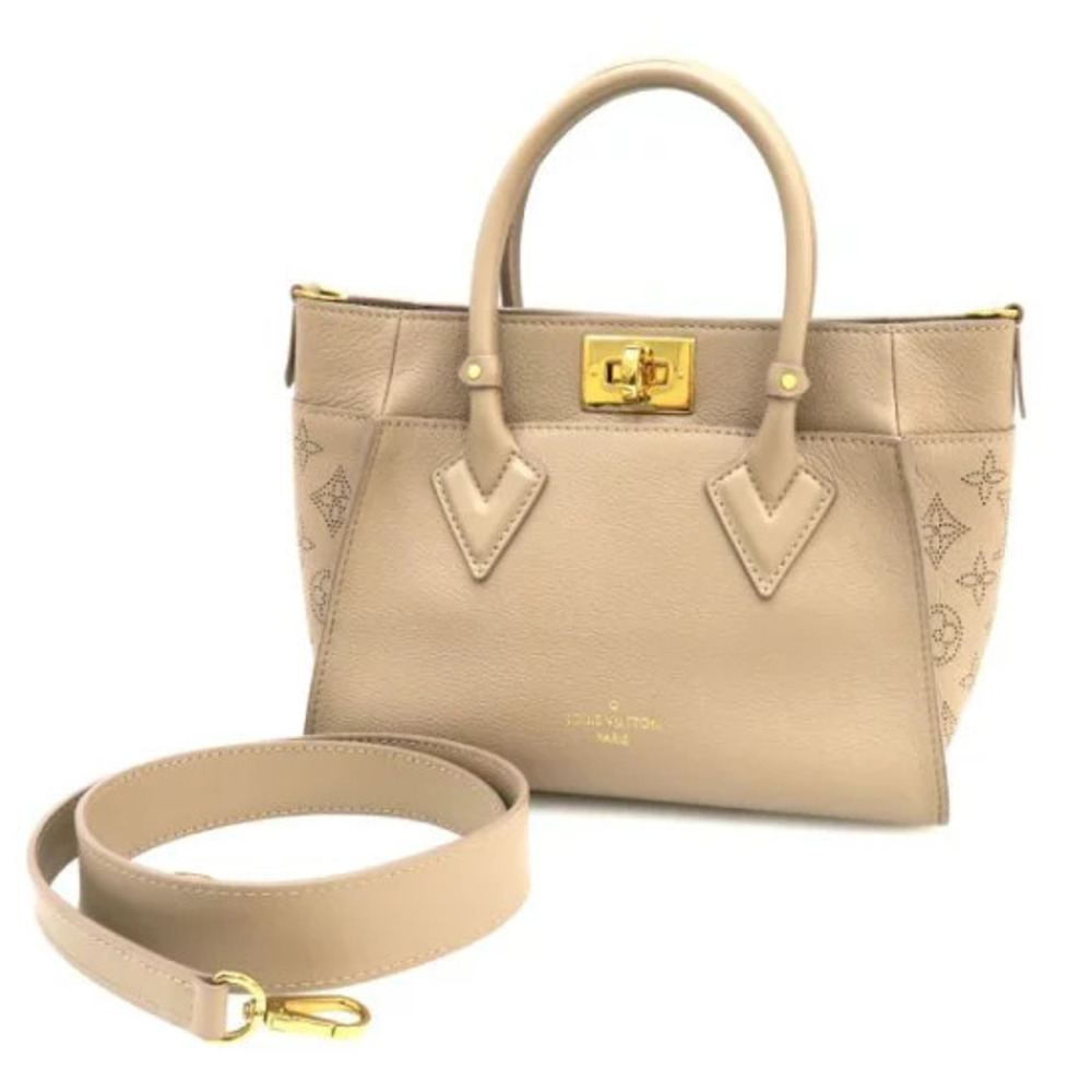 Louis Vuitton Mahina On My Side